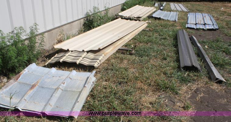 image for item L9478 Metal siding and assorted pieces