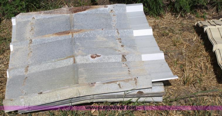 image for item L9478 Metal siding and assorted pieces