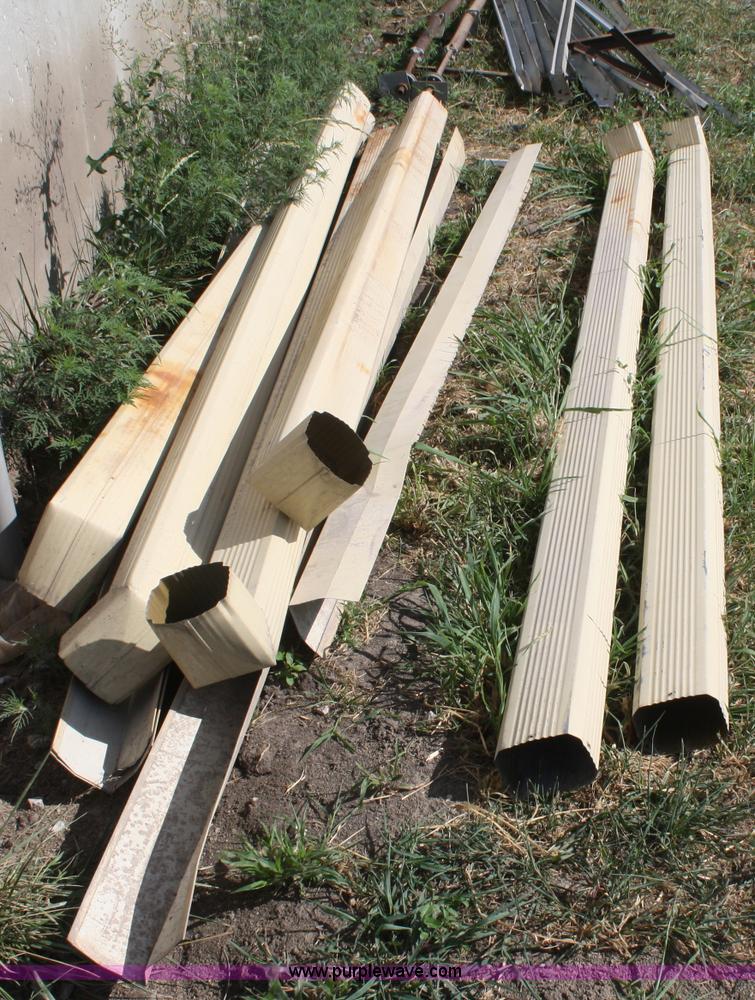 image for item L9478 Metal siding and assorted pieces