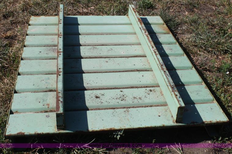 image for item L9479 (10) steel pallets
