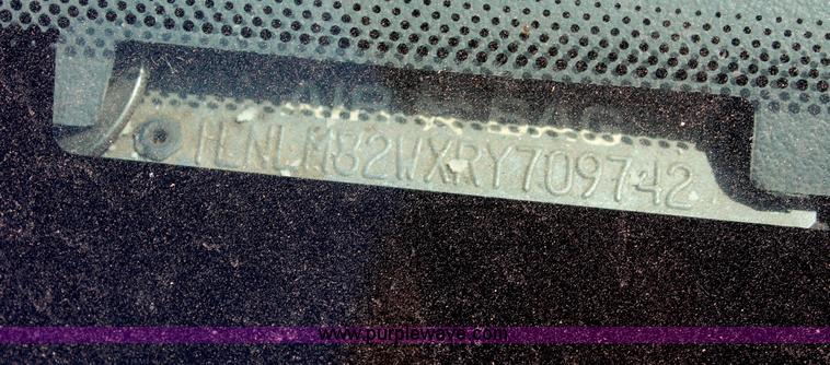 image for item L9945 1994 Lincoln Town Car Signature