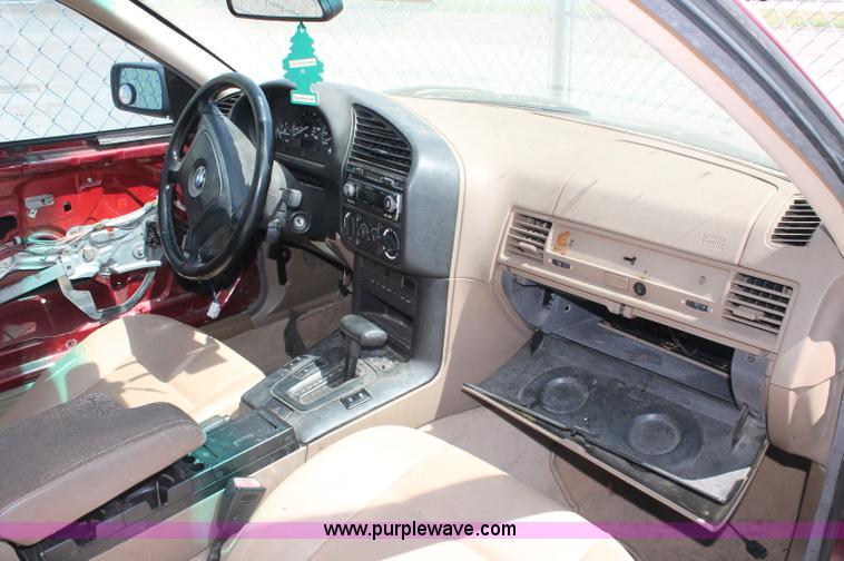 image for item L9947 1995 BMW 318iS