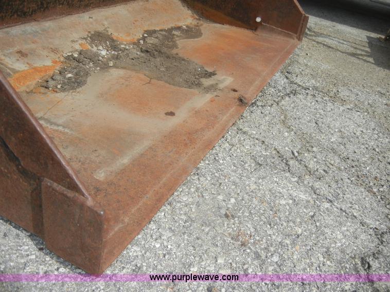 image for item M9710 Ford CL25 skid steer