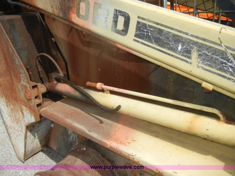 image for item M9710 Ford CL25 skid steer