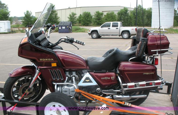 image for item S9749 1983 Honda Goldwing GL1100 Interstate motorcycle