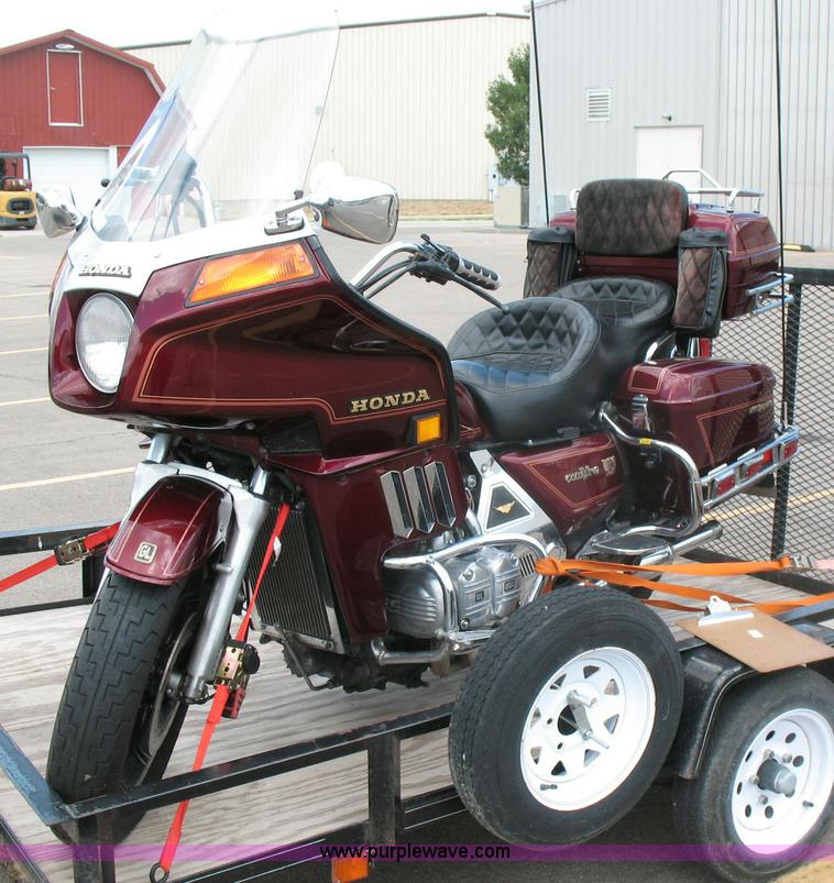 image for item S9749 1983 Honda Goldwing GL1100 Interstate motorcycle