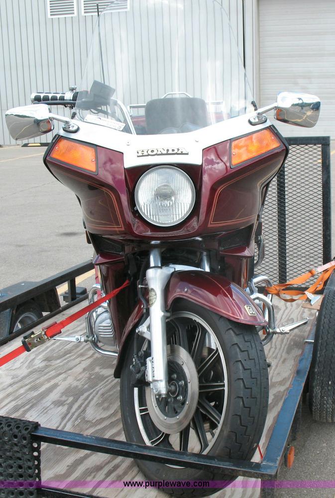 image for item S9749 1983 Honda Goldwing GL1100 Interstate motorcycle