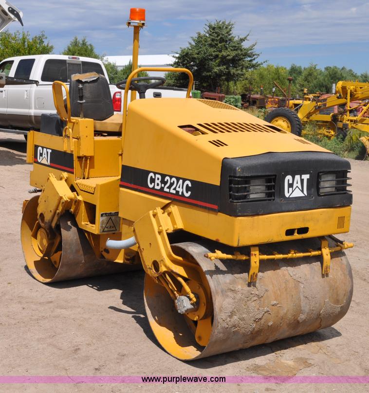 image for item A5953 1995 Caterpillar CB224C vibratory roller