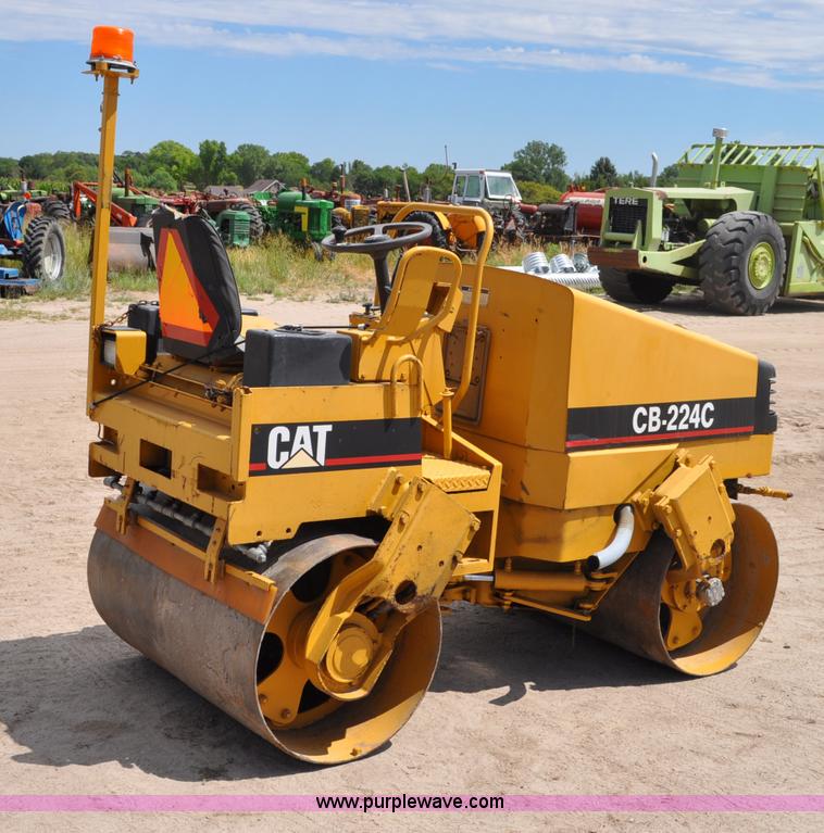 image for item A5953 1995 Caterpillar CB224C vibratory roller