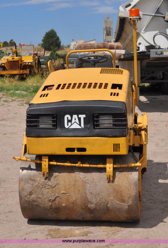 image for item A5953 1995 Caterpillar CB224C vibratory roller