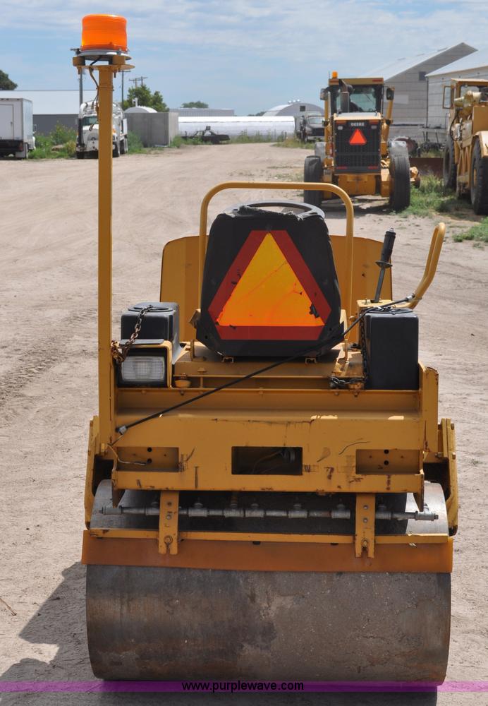 image for item A5953 1995 Caterpillar CB224C vibratory roller