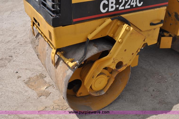 image for item A5953 1995 Caterpillar CB224C vibratory roller