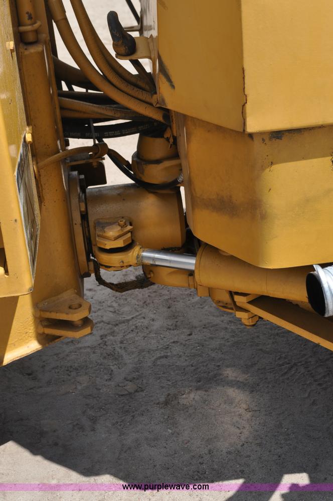 image for item A5953 1995 Caterpillar CB224C vibratory roller