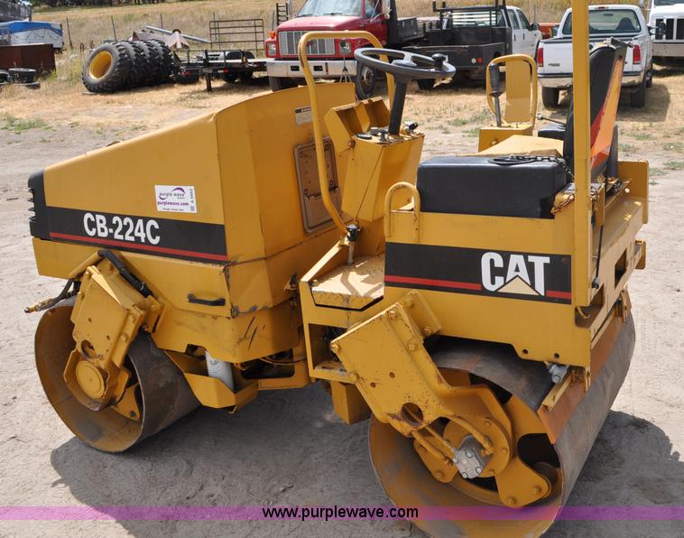 image for item A5953 1995 Caterpillar CB224C vibratory roller