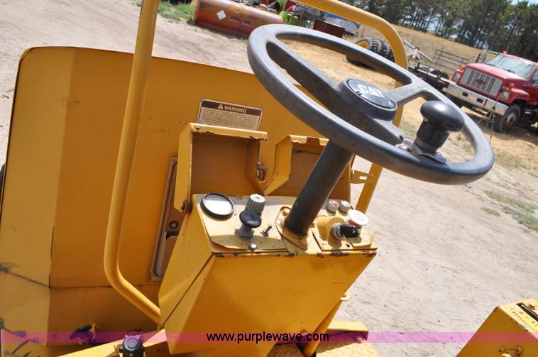 image for item A5953 1995 Caterpillar CB224C vibratory roller