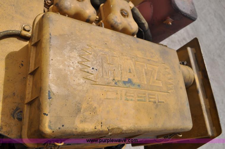 image for item A5953 1995 Caterpillar CB224C vibratory roller