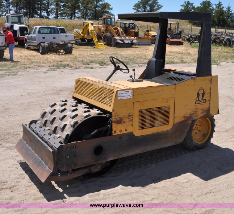 image for item A5954 Wacker R1000 vibratory padfoot roller