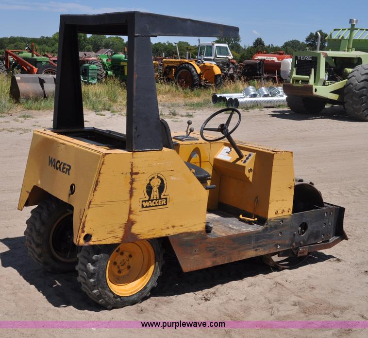 image for item A5954 Wacker R1000 vibratory padfoot roller