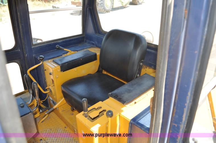 image for item A5955 1996 Komatsu D41P-5 dozer