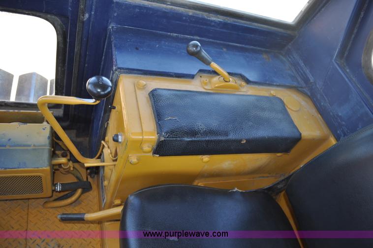 image for item A5955 1996 Komatsu D41P-5 dozer