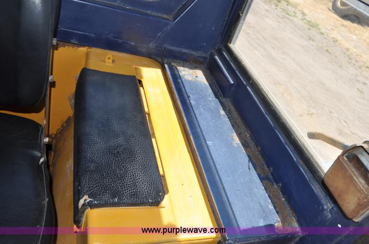 image for item A5955 1996 Komatsu D41P-5 dozer