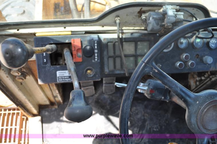 image for item A5956 1981 Dresser 530 wheel loader