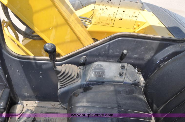 image for item A5958 2003 Komatsu PC75UU-2 mini excavator