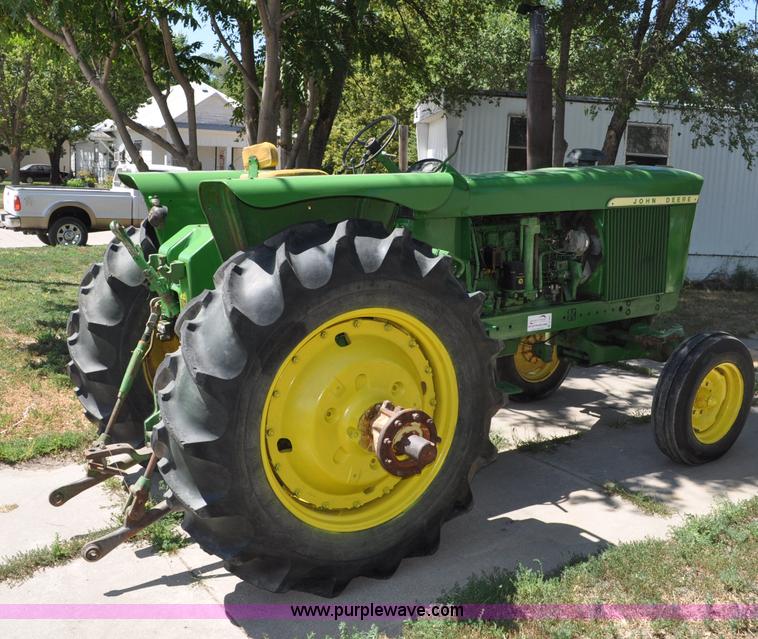 image for item A5960 1972 John Deere 4620 tractor