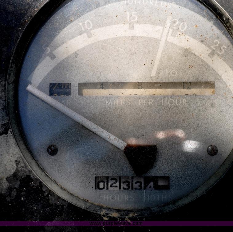 image for item A5960 1972 John Deere 4620 tractor