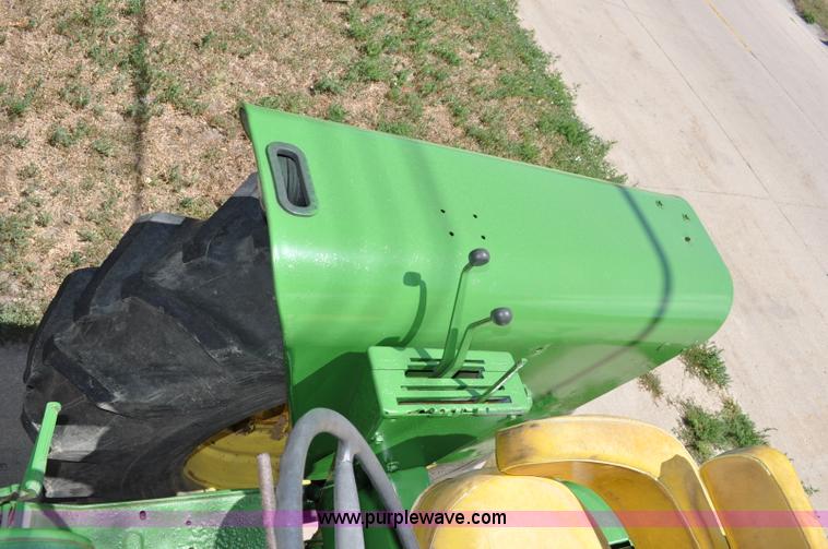 image for item A5960 1972 John Deere 4620 tractor