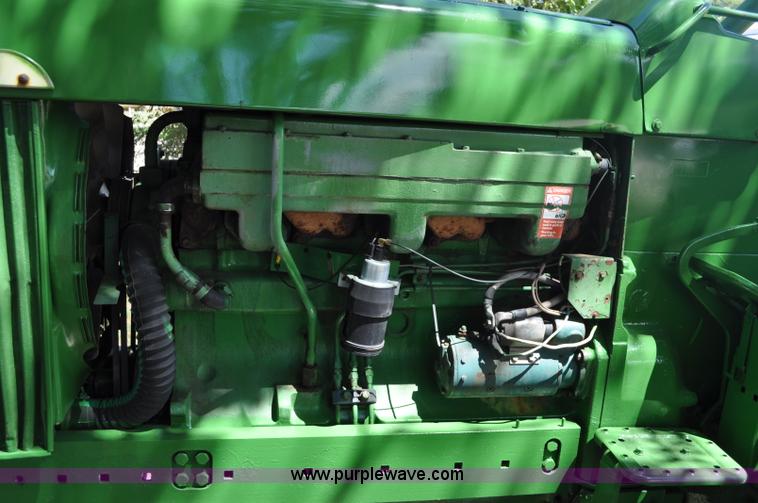 image for item A5960 1972 John Deere 4620 tractor
