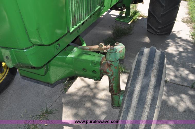 image for item A5960 1972 John Deere 4620 tractor