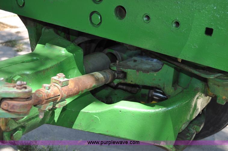 image for item A5960 1972 John Deere 4620 tractor