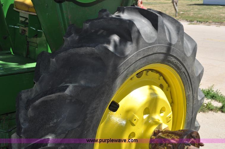 image for item A5960 1972 John Deere 4620 tractor