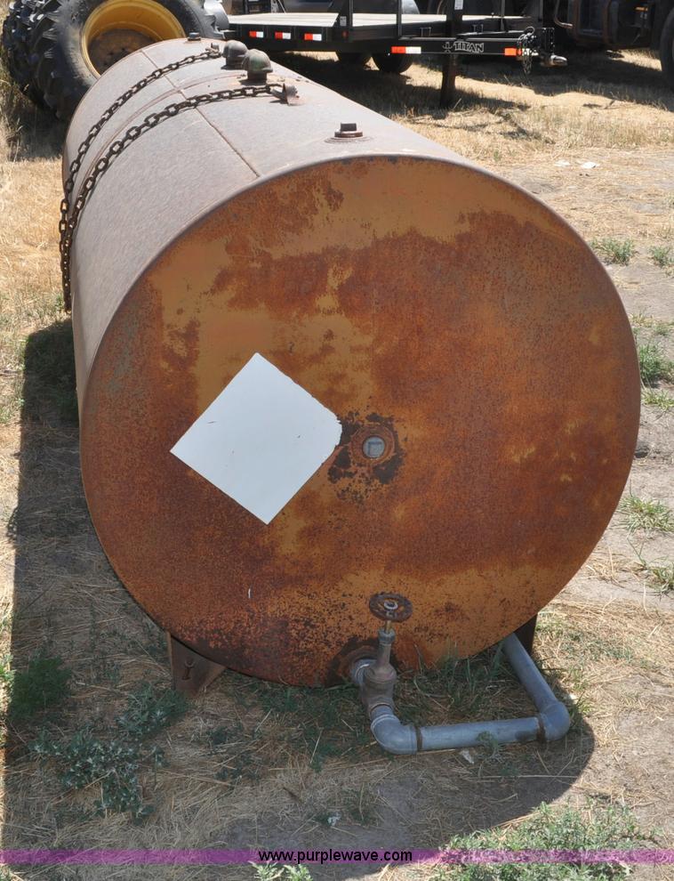 image for item A5961 1,000 gallon fuel tank