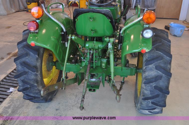 image for item A5964 1979 John Deere 850 tractor