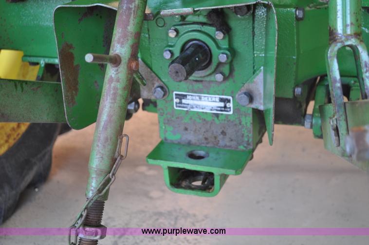 image for item A5964 1979 John Deere 850 tractor