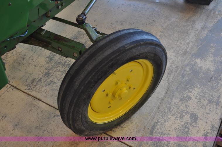 image for item A5964 1979 John Deere 850 tractor