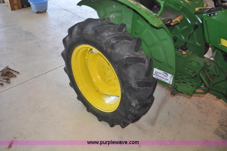 image for item A5964 1979 John Deere 850 tractor
