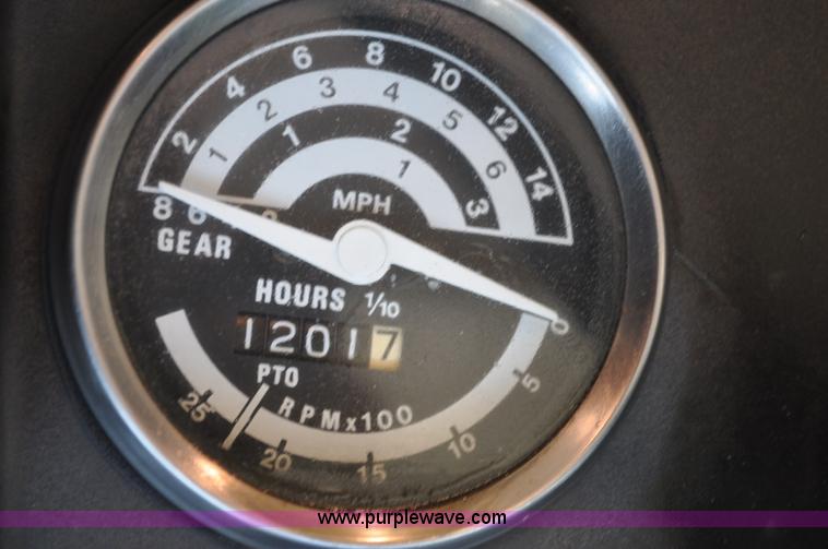 image for item A5964 1979 John Deere 850 tractor