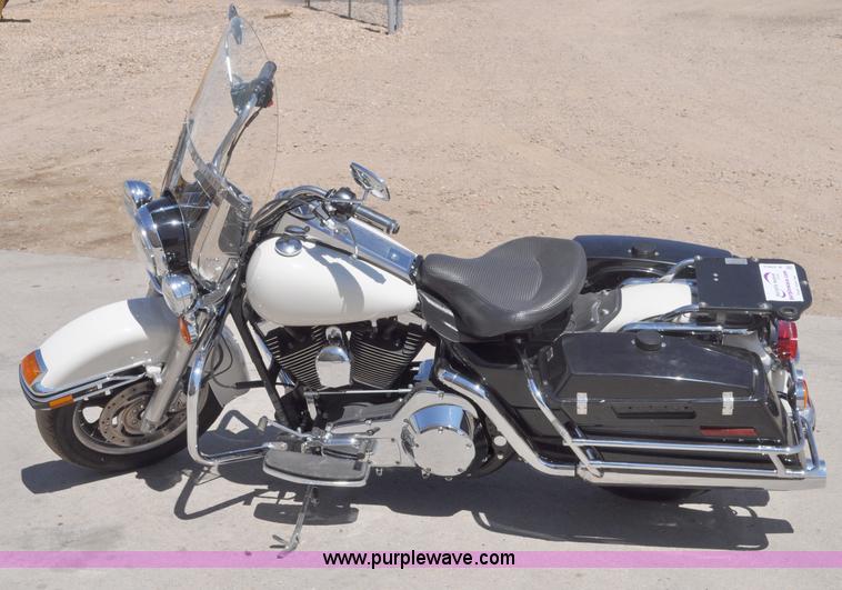 image for item A5965 2006 Harley-Davidson Road King Police motorcycle