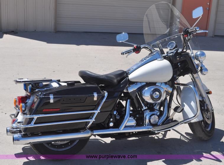 image for item A5965 2006 Harley-Davidson Road King Police motorcycle