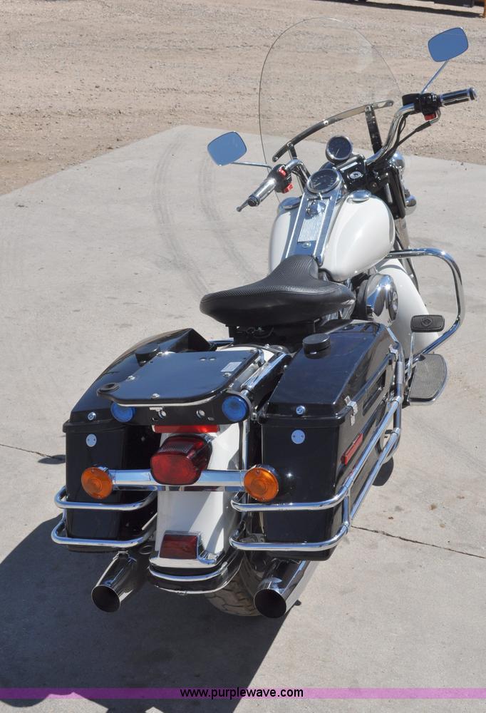 image for item A5965 2006 Harley-Davidson Road King Police motorcycle