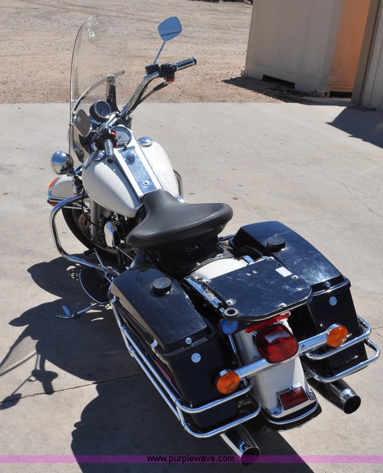 image for item A5965 2006 Harley-Davidson Road King Police motorcycle