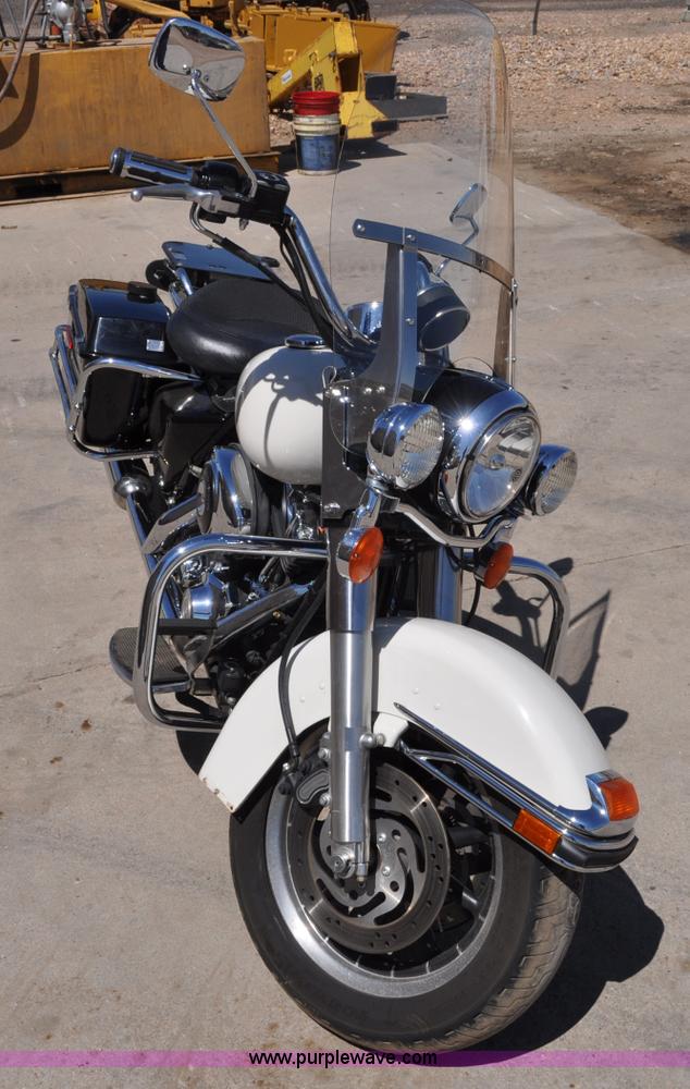 image for item A5965 2006 Harley-Davidson Road King Police motorcycle