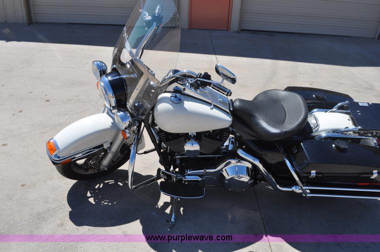 image for item A5965 2006 Harley-Davidson Road King Police motorcycle
