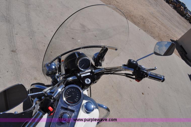 image for item A5965 2006 Harley-Davidson Road King Police motorcycle