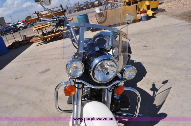 image for item A5965 2006 Harley-Davidson Road King Police motorcycle