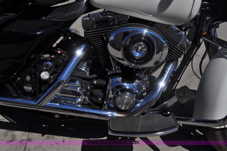 image for item A5965 2006 Harley-Davidson Road King Police motorcycle