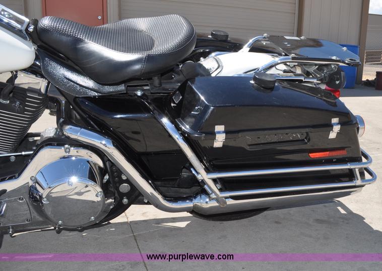 image for item A5965 2006 Harley-Davidson Road King Police motorcycle